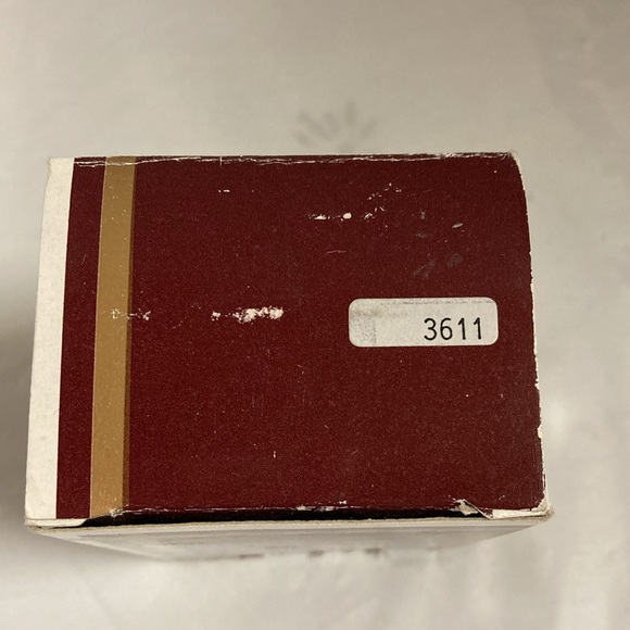 Set of 4 Shiny Metallic Brass Hammered Round Napkin Rings - Picture 5 of 7